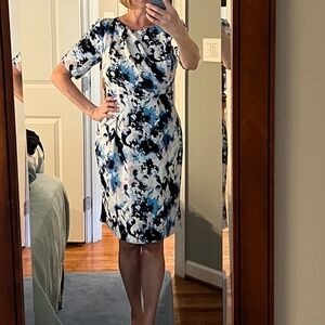 ST JOHN WOMEN ABSTRACT SILK MULTI COLOR DRESS SIZE 4 SHORT SLEEVE